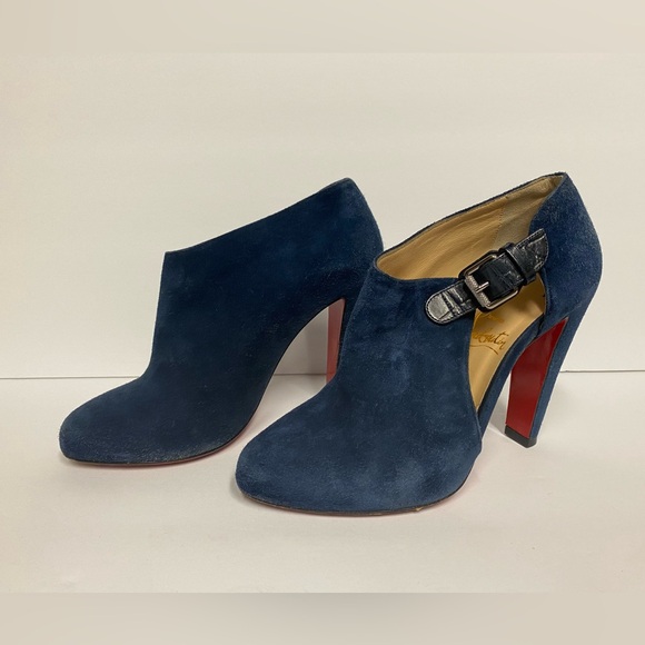 Christian Louboutin suede pumps heels blue